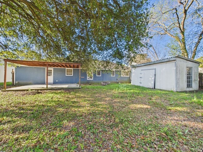 Building Photo - COMING SOON! 3 Beds, 2 Baths House for rent in Milton!