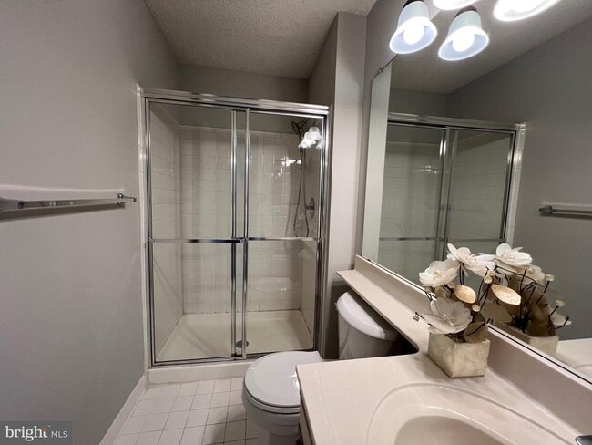 Building Photo - 12100 Greenway Ct