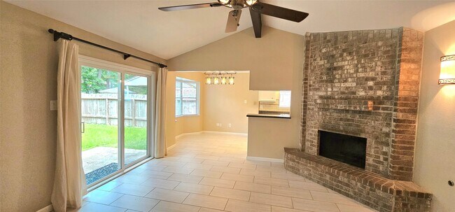 Building Photo - 22 W Broken Oak Ct
