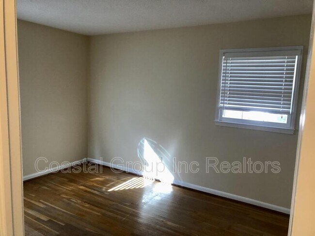 Building Photo - 613 Reef Ln