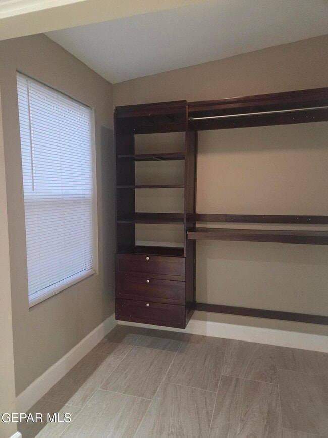 Building Photo - 15000 Ashford St