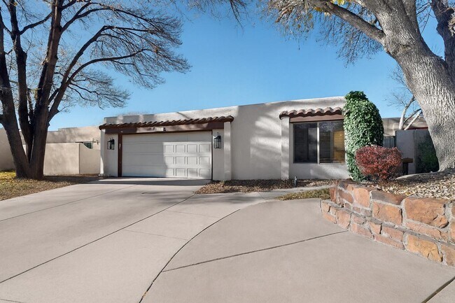 Building Photo - 9735 Village Green Dr NE