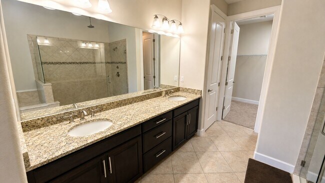 Building Photo - 2519 Vaccaro Dr