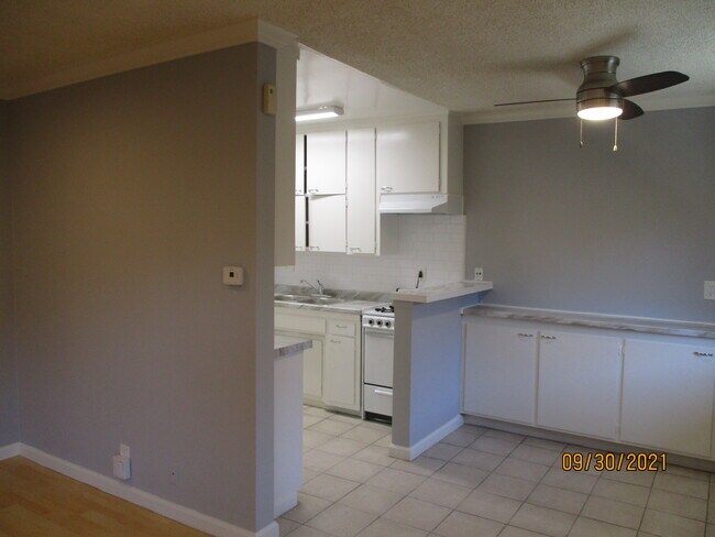 Building Photo - 3227 Altura Ave