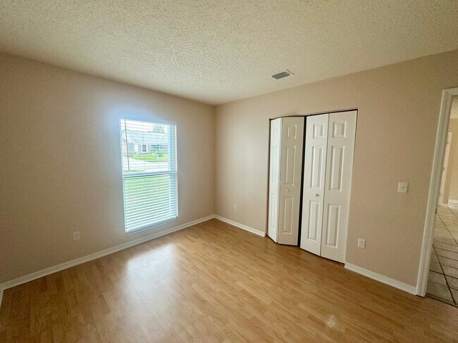 Building Photo - Incredible 3 bed 2 bath home in Apopka