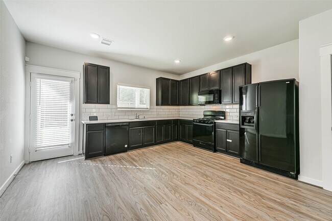 Building Photo - 16911 Lagos Ln