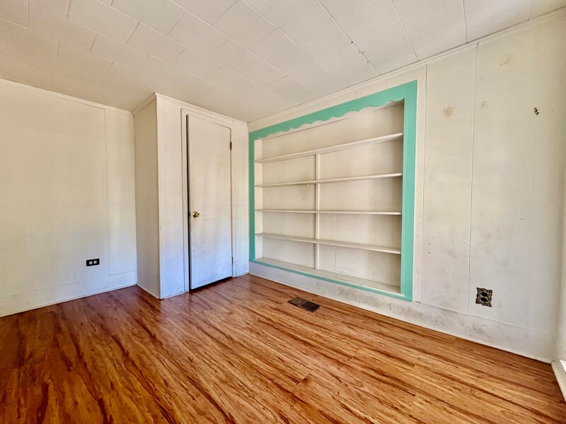 Building Photo - 516 Northwest Ave