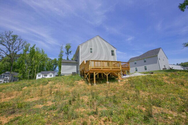 Building Photo - "Charming 3-Bed Oasis with 2.5 Baths on Century Lane, Cameron – Spacious 1744 sq. ft. Retreat!"