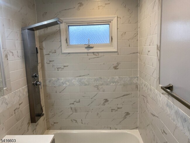 Building Photo - 409 Gable Ln