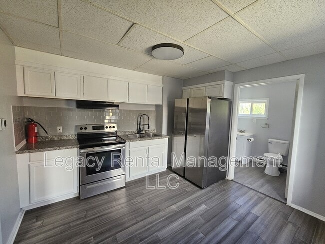 Building Photo - 303 Gardner St