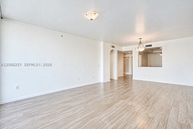 Building Photo - 3340 NE 190th St