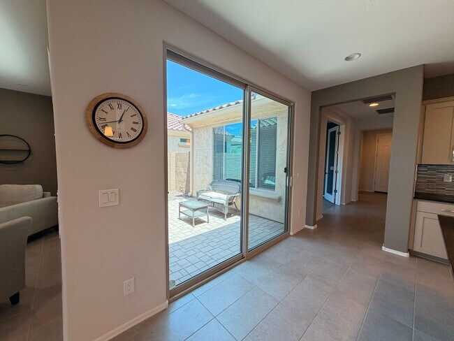 Building Photo - 2 Bed 2 Bath + Den Long-Term Rental in Anthem at Merrill Ranch!