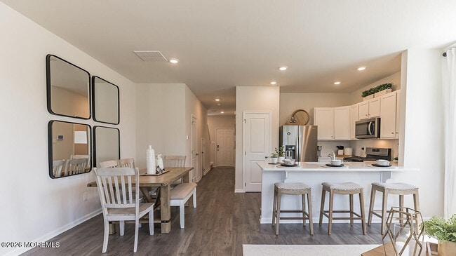 Building Photo - 92 Arlotta St