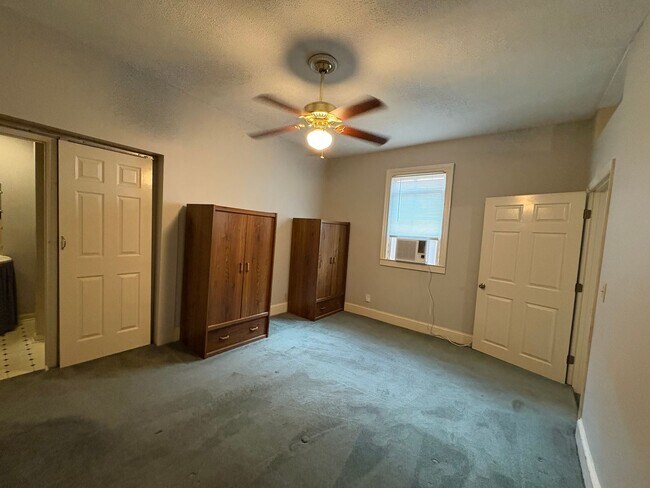 Building Photo - 743 Orange St