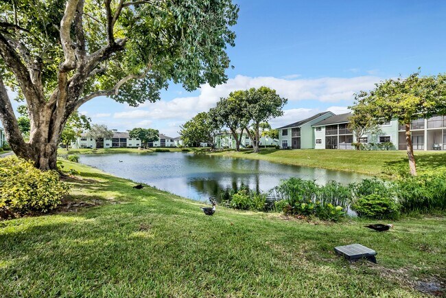 Building Photo - Cozy 2/1 Home in Sunrise!