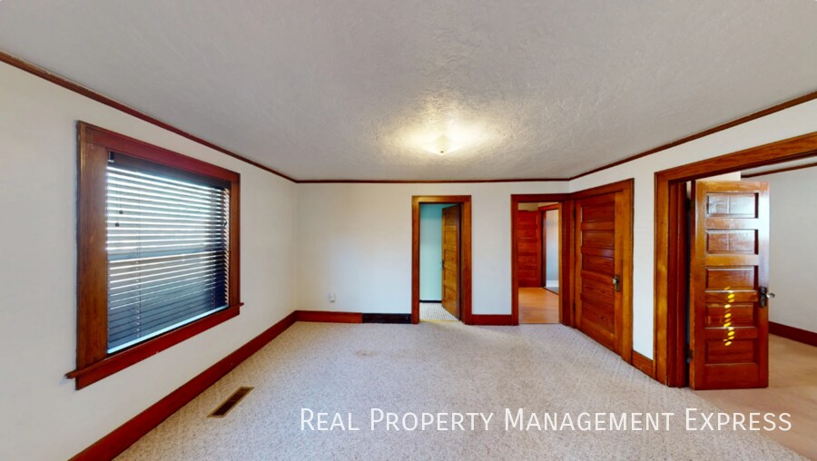 Building Photo - Cozy 3 bedroom 2 bathroom home