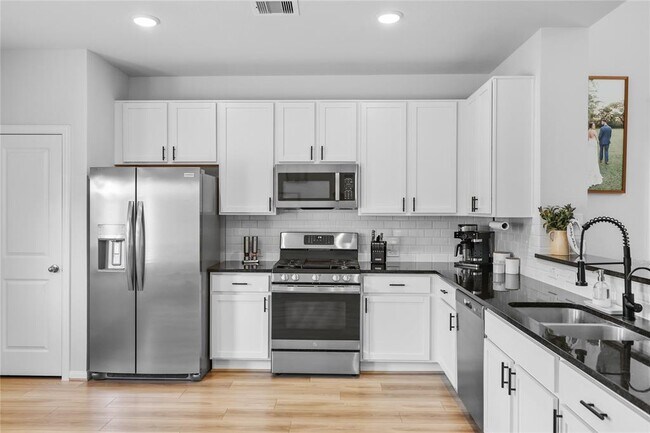 Building Photo - 30208 Arnold Br Dr