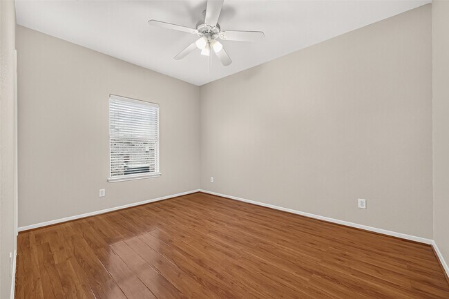 Building Photo - 430 Dockside Terrace