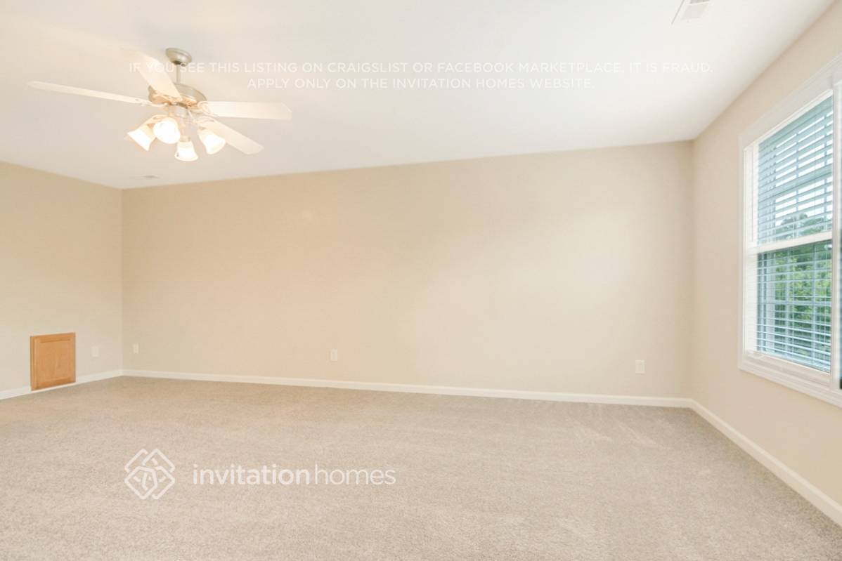 Building Photo - 2349 Lazy River Dr