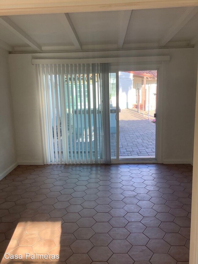 Building Photo - 756 N Palm Canyon Dr