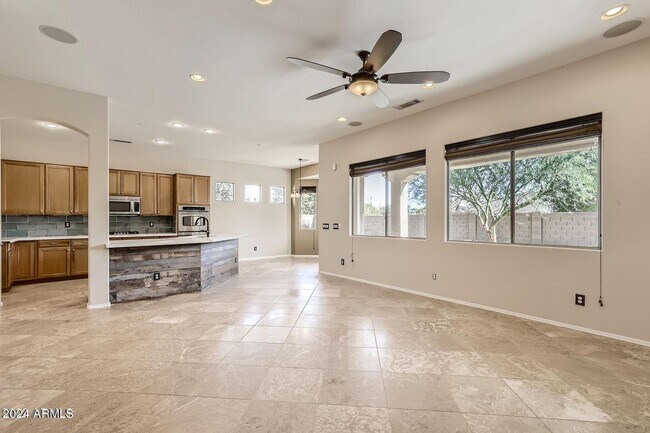 Building Photo - 30899 N 125th Dr