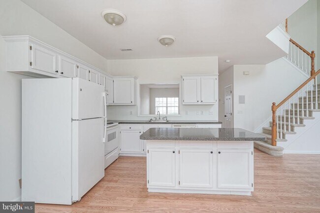 Building Photo - 8 Trout Trail