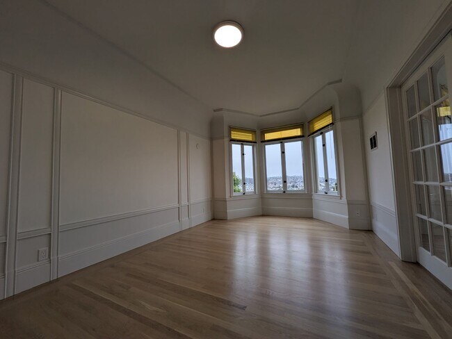 Building Photo - 1119Dol