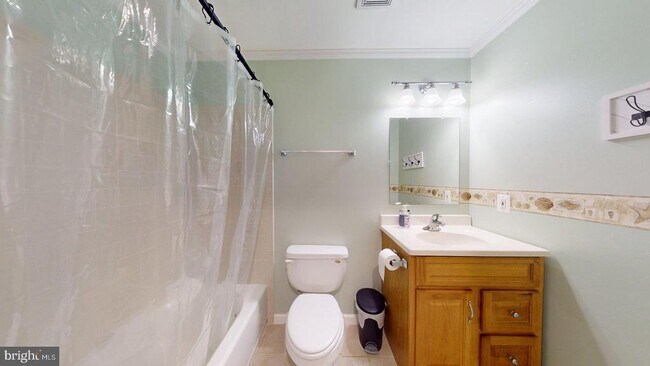 Building Photo - 14 Palace Ln