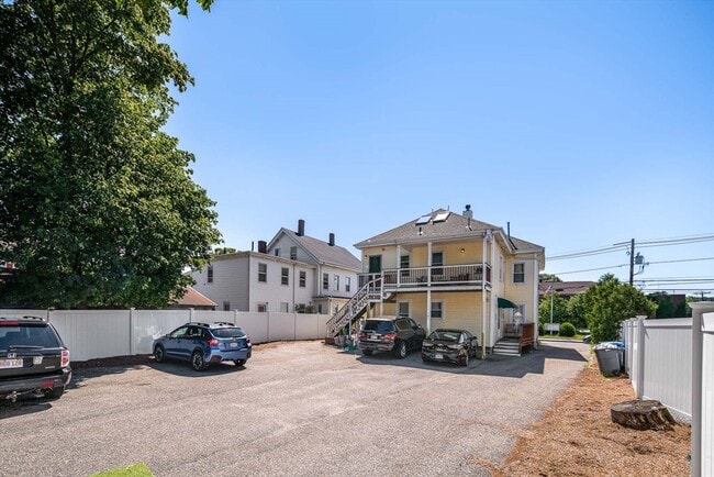 Building Photo - 32 Harvard St