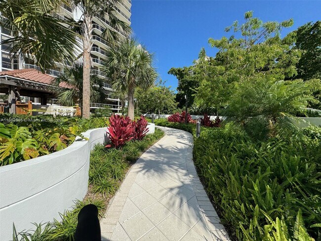 Building Photo - 20281 E Country Club Dr