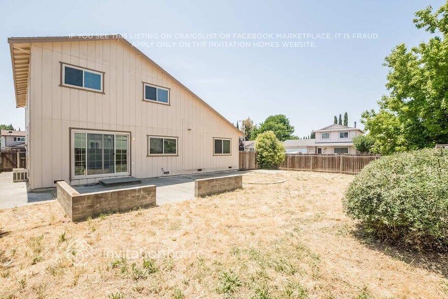 Building Photo - 1100 Canary Ct