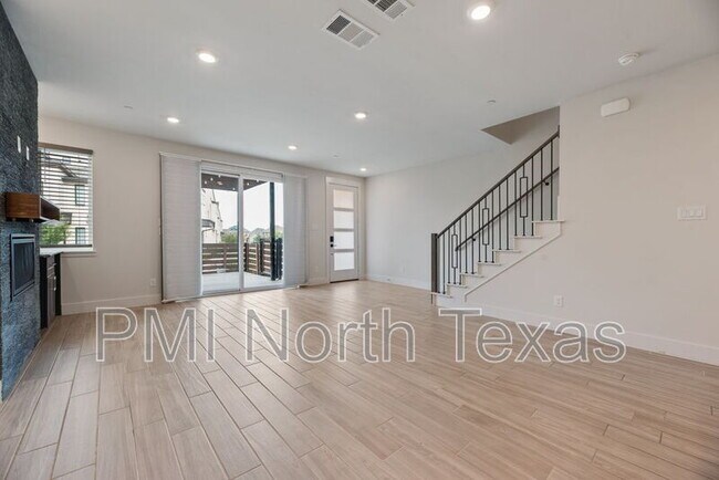 Building Photo - 770 Cavitt Ct