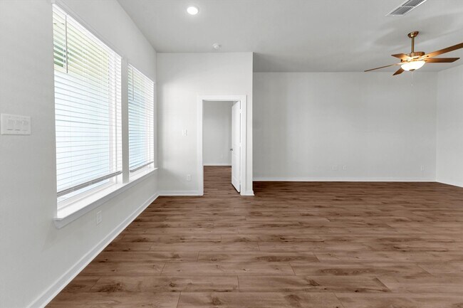 Building Photo - 16923 Lavender Farm St