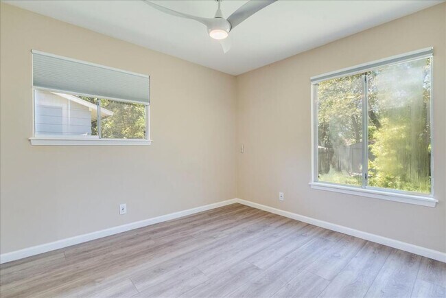 Building Photo - 3105 Steck Ave