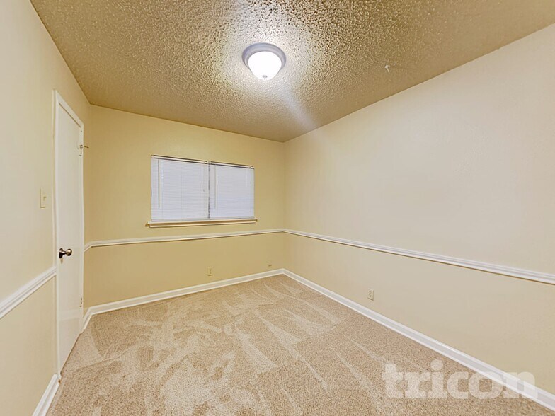 Building Photo - 7511 Micron Dr