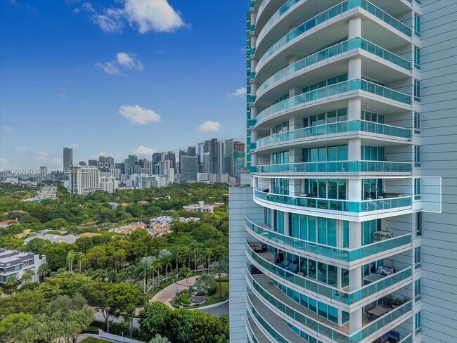 Building Photo - 2127 Brickell Ave