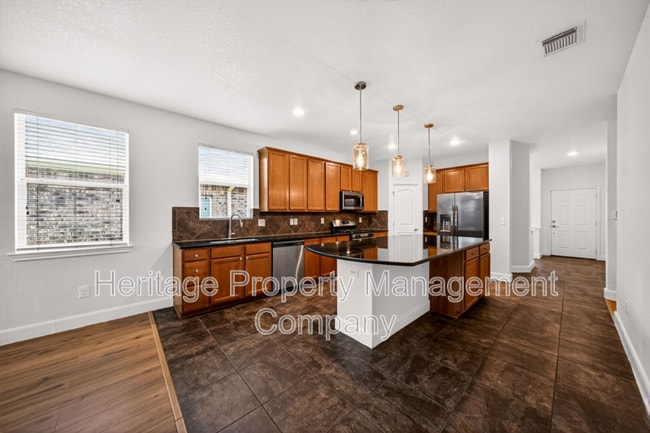 Building Photo - 7915 Cenote Dr