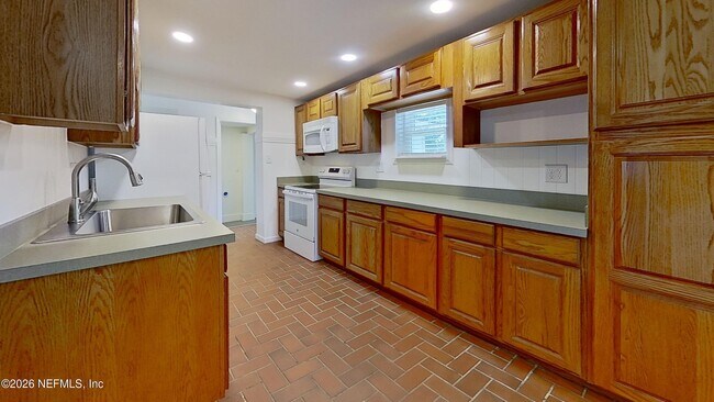 Building Photo - 6413 Colgate Rd
