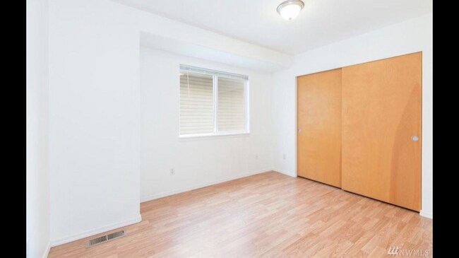 Building Photo - 20621 12th Ave S