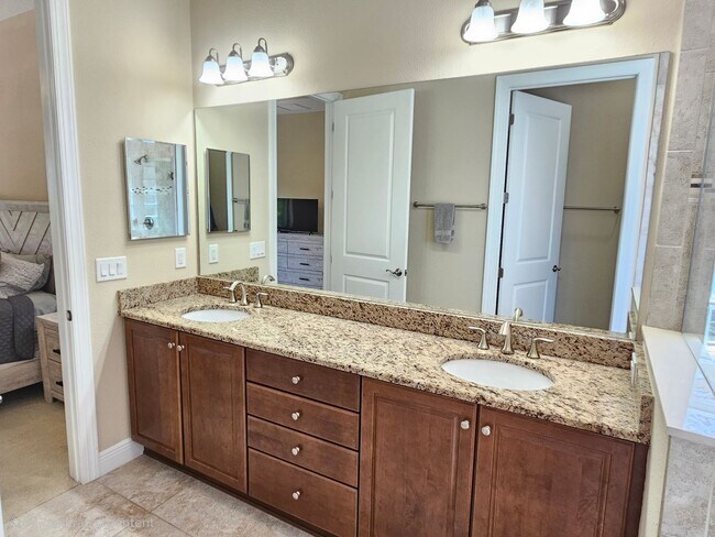 Building Photo - 10361 Crooked Crk Dr