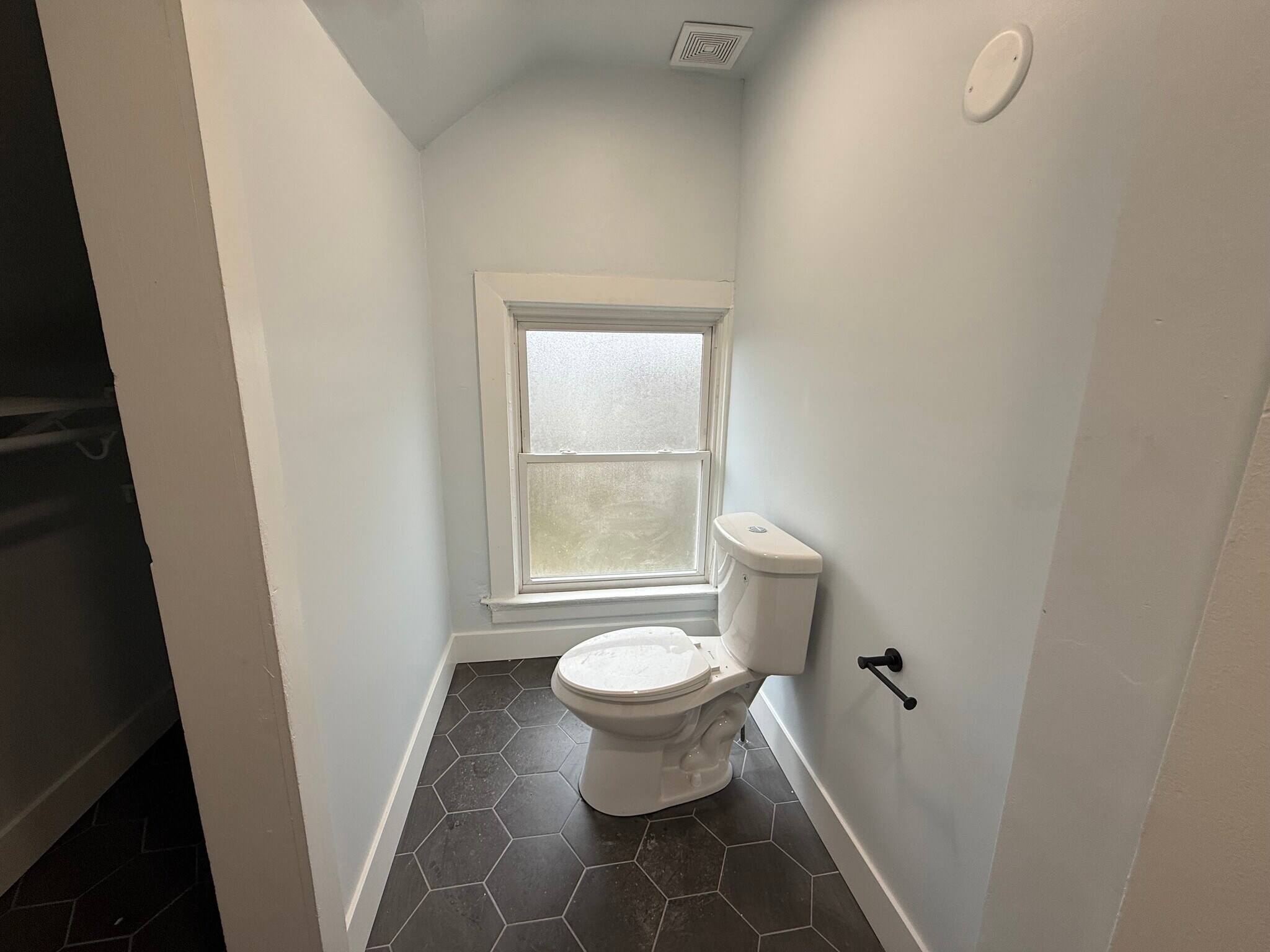 Building Photo - 1367 Burdette Ave