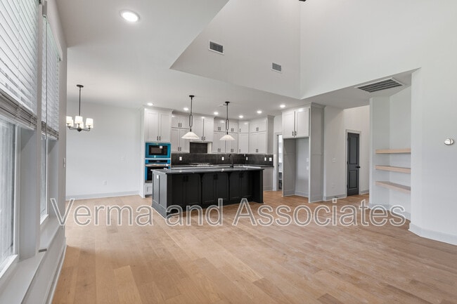 Building Photo - 1081 Whistler St