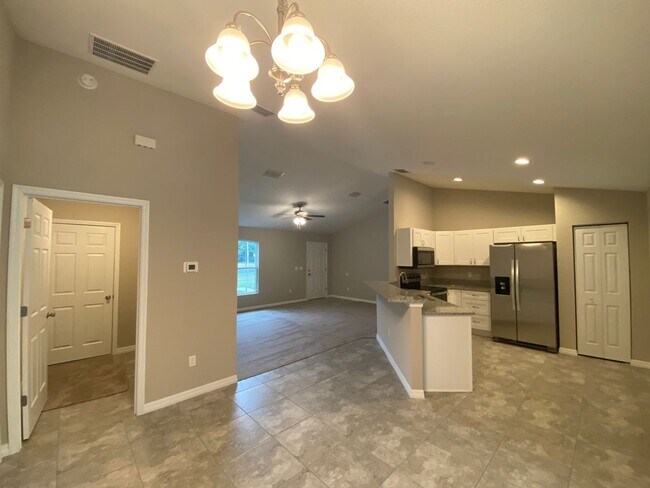 Building Photo - Custom Home - Desirable SW Ocala neighborhood 3/2/2 ** Wont Last**