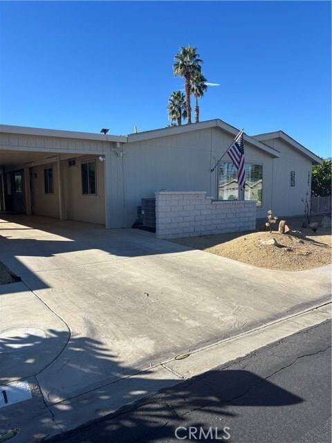 Primary Photo - 74361 Zircon Cir E