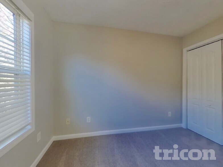 Building Photo - 45 Shenandoah Ln