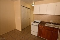 Building Photo - 3021 E Carey Ave