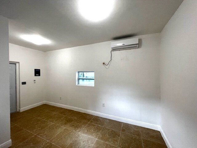 Building Photo - 1381 NW 56th St