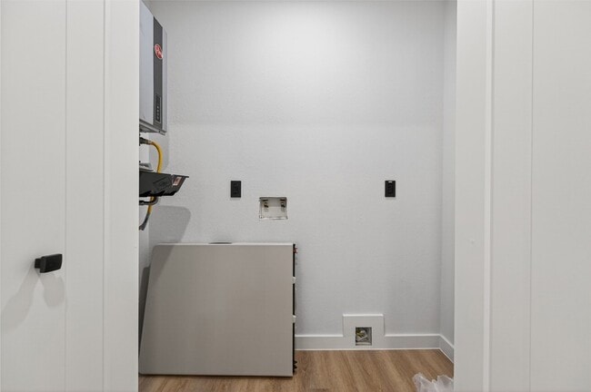 Building Photo - 6621 Jason St