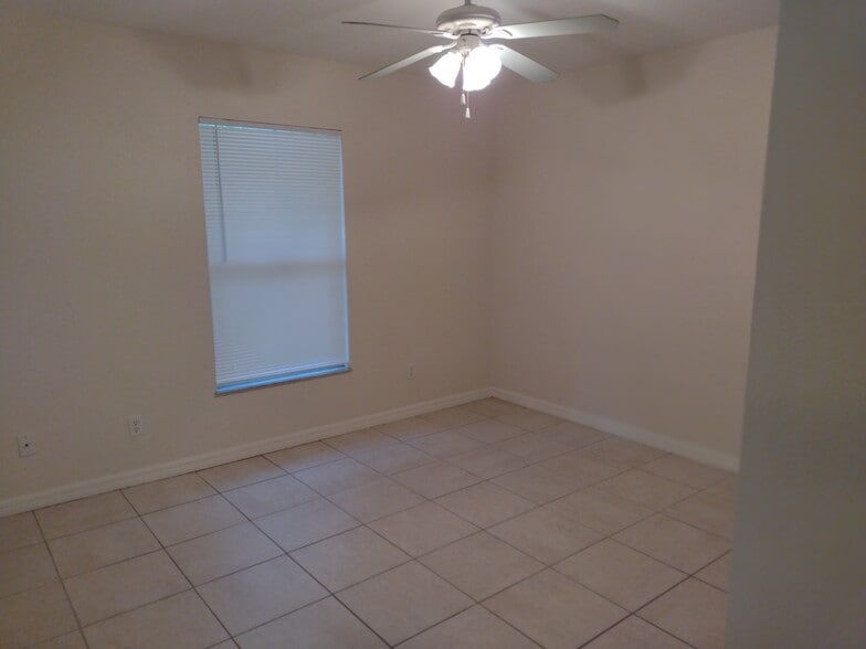 Building Photo - 7446 Pond Cir