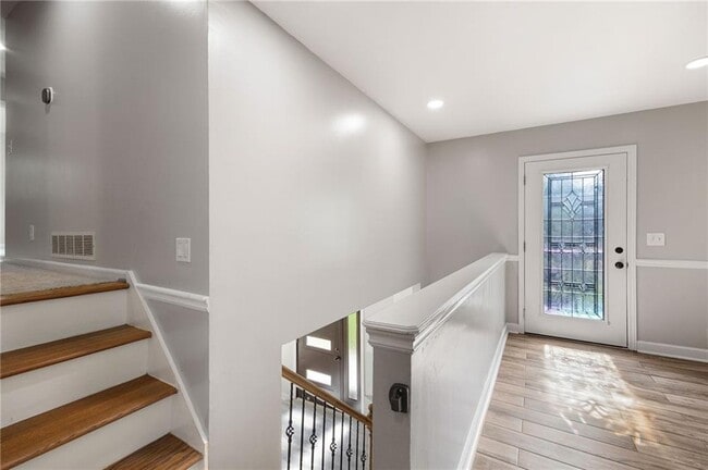 Building Photo - 387 Pine Acres Dr